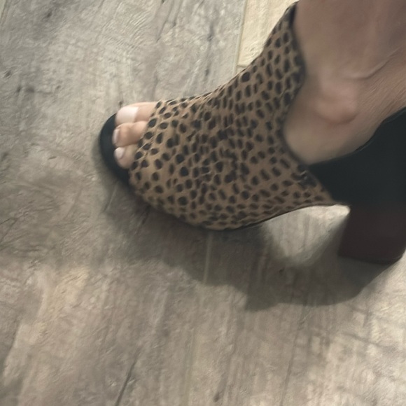 Shoes - Picture 1 of 3